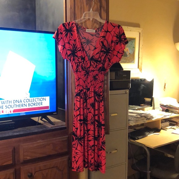 Dress - Picture 1 of 2